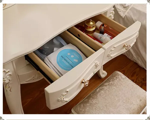 تسريحة غرف بنات بتصميم كلاسيك ملكي