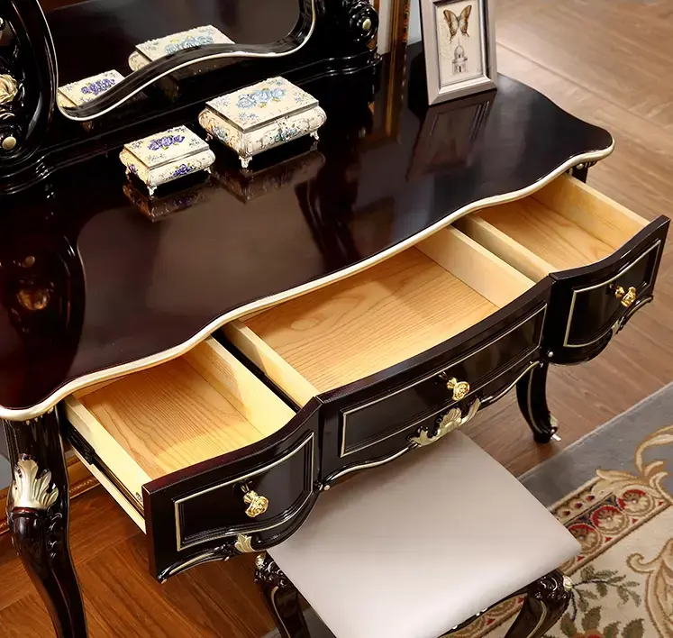 تسريحة غرفة نوم كلاسيك