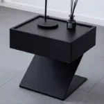 طاولة جانبية للسرير على شكل زد