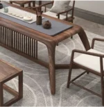 طاولة طعام خشب بتصميم اسكندافي