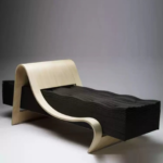 كرسي استرخاء بتصميم منحني وحديث