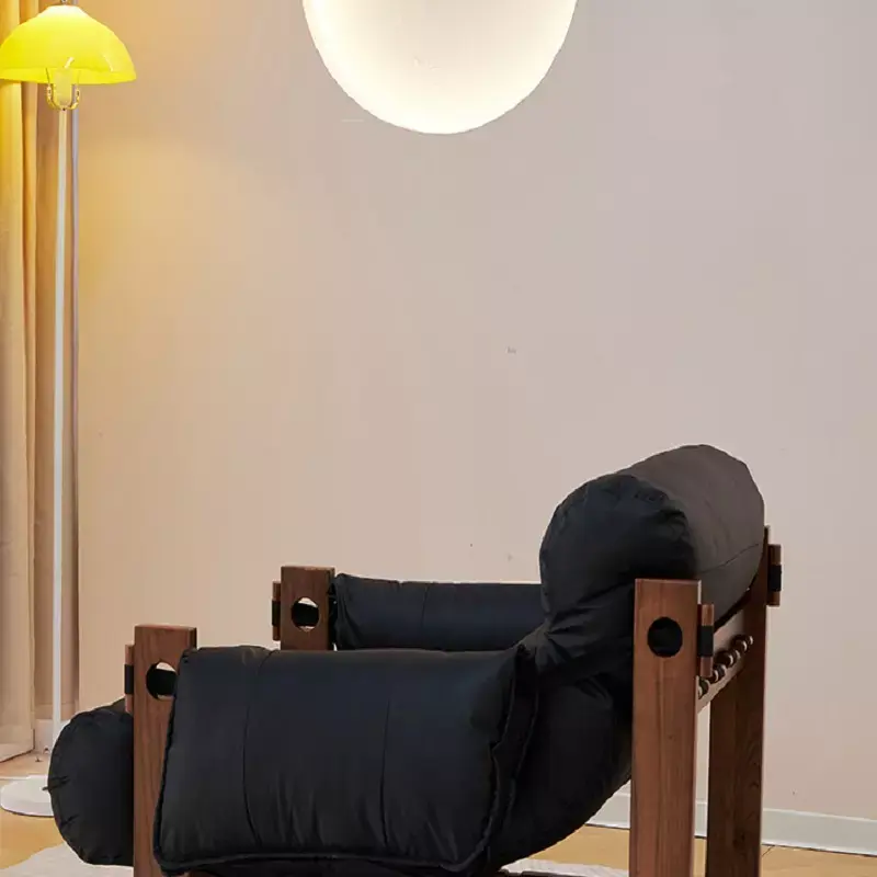 كرسي مفرد مع مساند لليد مريحة