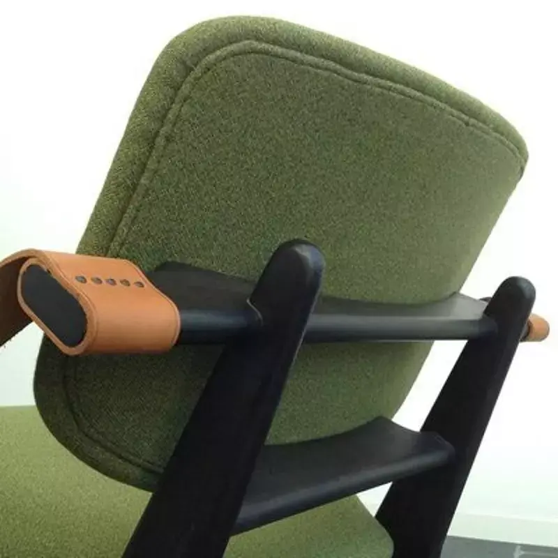 كرسي منفرد مريح بتصميم مختلف