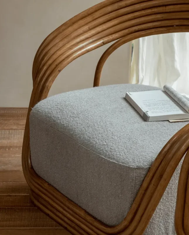 كرسي مفرد من الروتان الصلب و الفخم