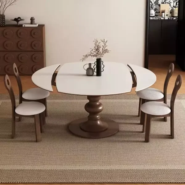 طاولة طعام مع كراسي بتصميم ريفي