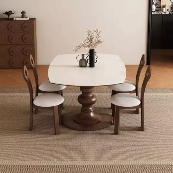 طاولة طعام مع كراسي بتصميم ريفي