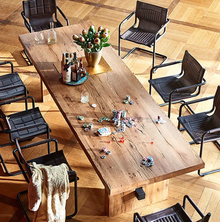 طاولة طعام بتصميم اسكندنافي