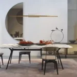 طاولة طعام مع سطح رخامي