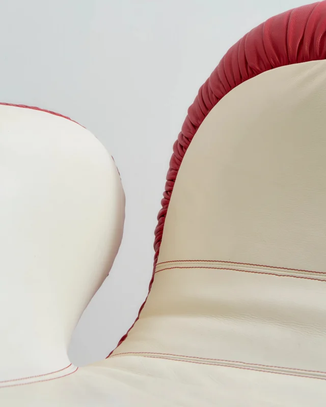 كنب استرخاء شكل قفاز