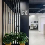 بارتيشن مودرن وبسيط لغرفة المعيشة