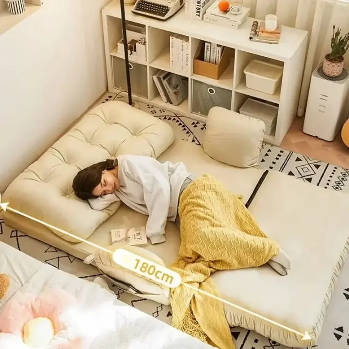 كرسي سرير قابل للطي بتصميم عملي متعدد الاستخدام