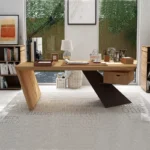 مكتب عصري بتصميم حديث