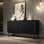 بوفيه مودرن أسود بأبواب مخططة وتصميم فاخر